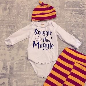 🧙🏼‍♀️⚡️🪄Harry Potter fan baby outfit! Hat, diaper shirt and pants! 0-3/3-6 m